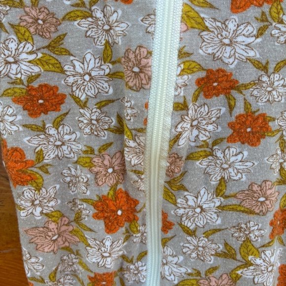 Milkbarn zippered one piece size 3-6 months in retro floral print - Picture 3 of 5